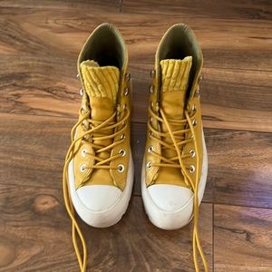 Converse lugged hi yellow leather size 7